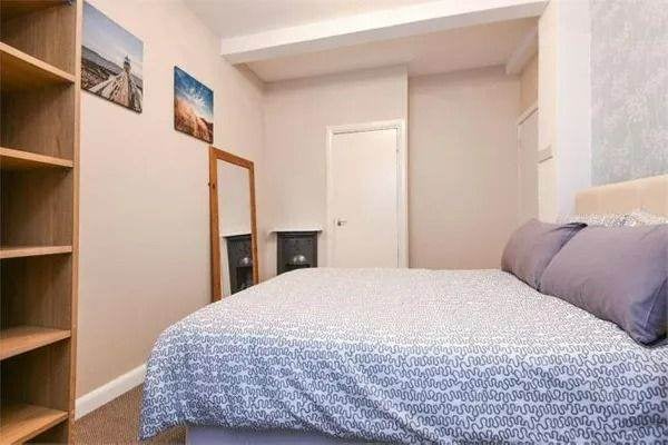 Flat Rotherhithe New Road in Greater London