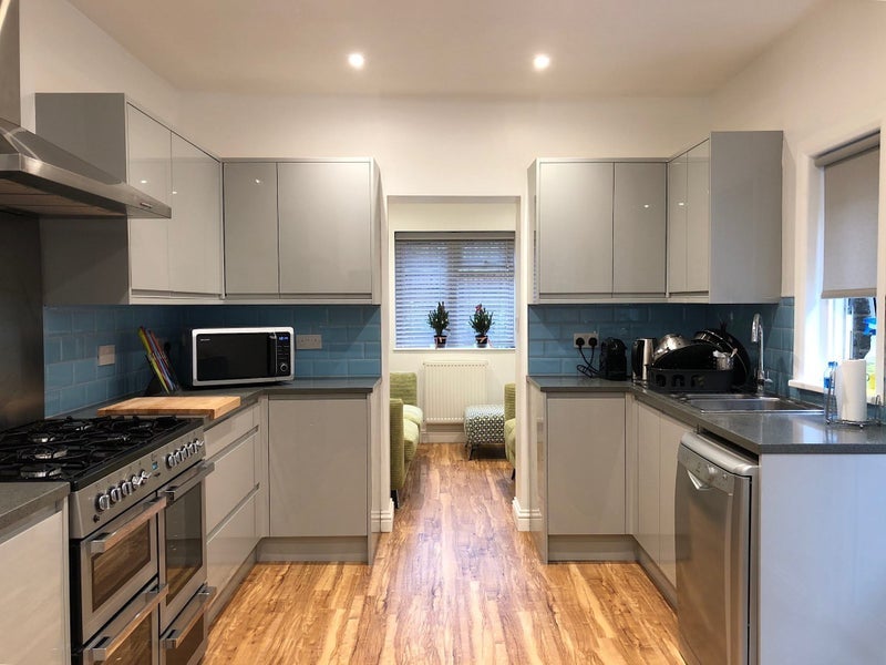 Room Farley Road in Greater London