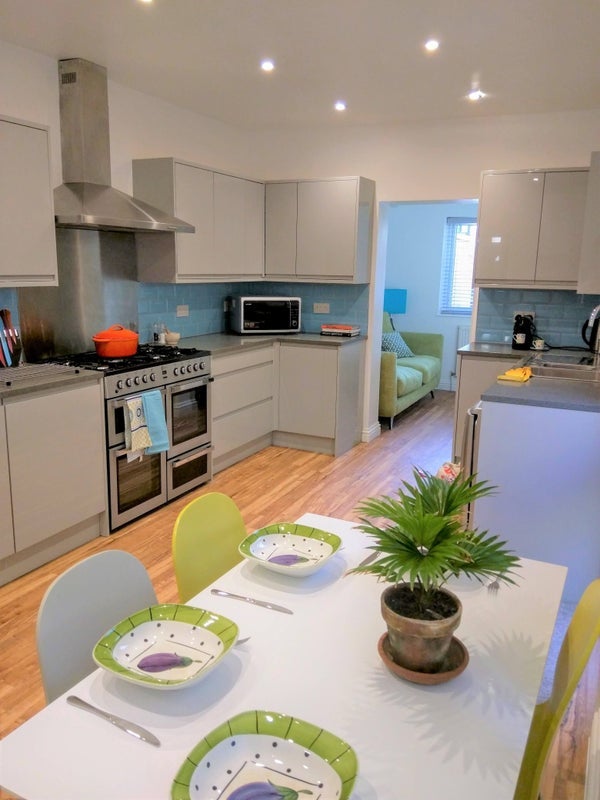 Room Farley Road in Greater London
