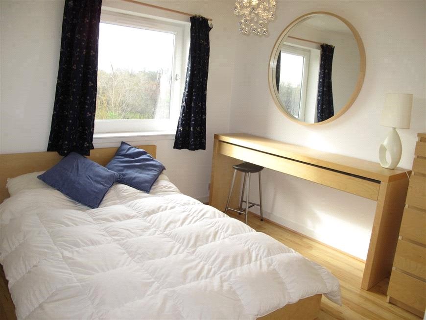 Flat East Pilton Farm Crescent in City of Edinburgh