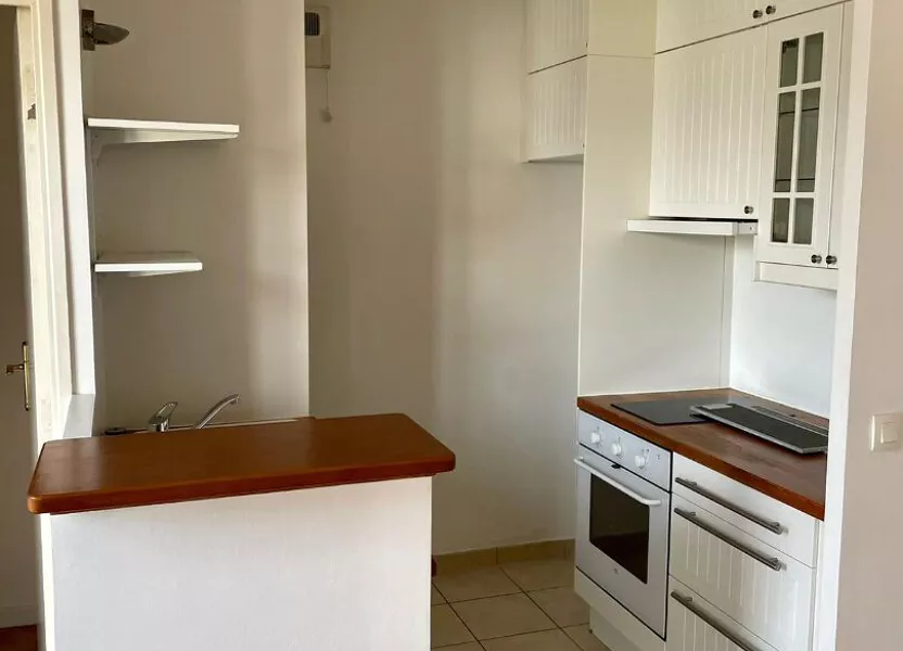 Flat Rue du Pot qui Mousse in Le Plessis-Robinson