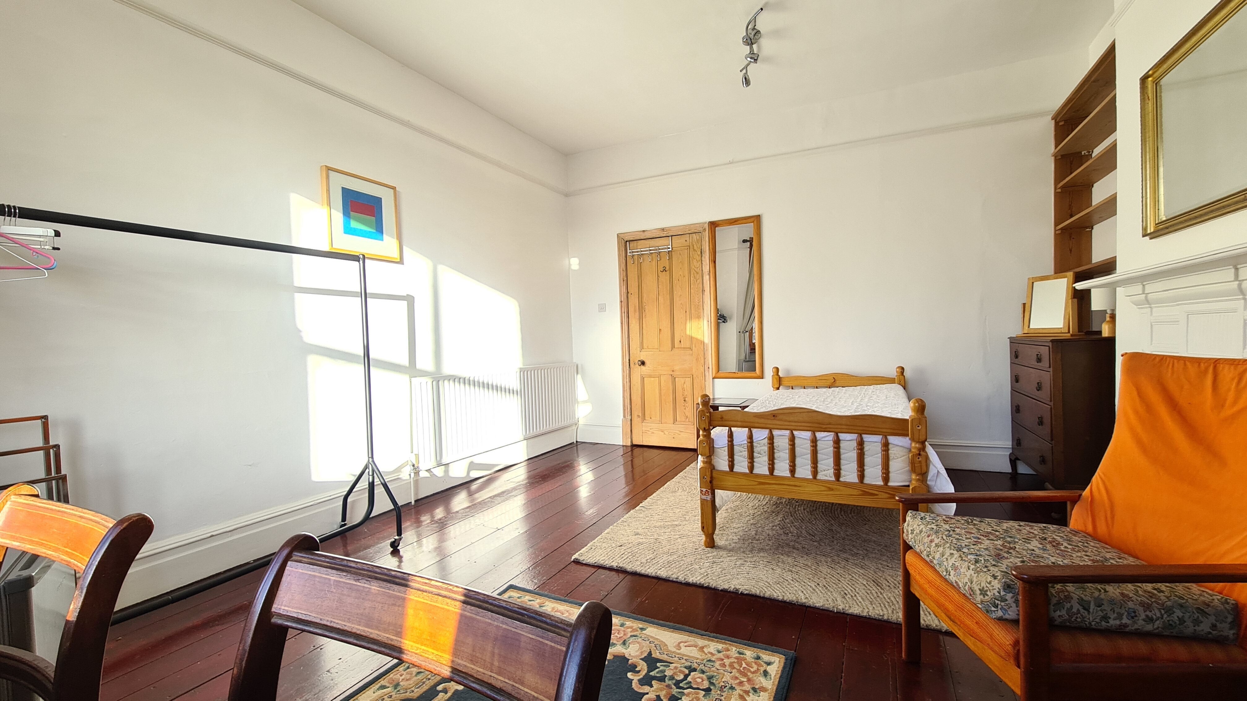 Room Penerley Road in Greater London