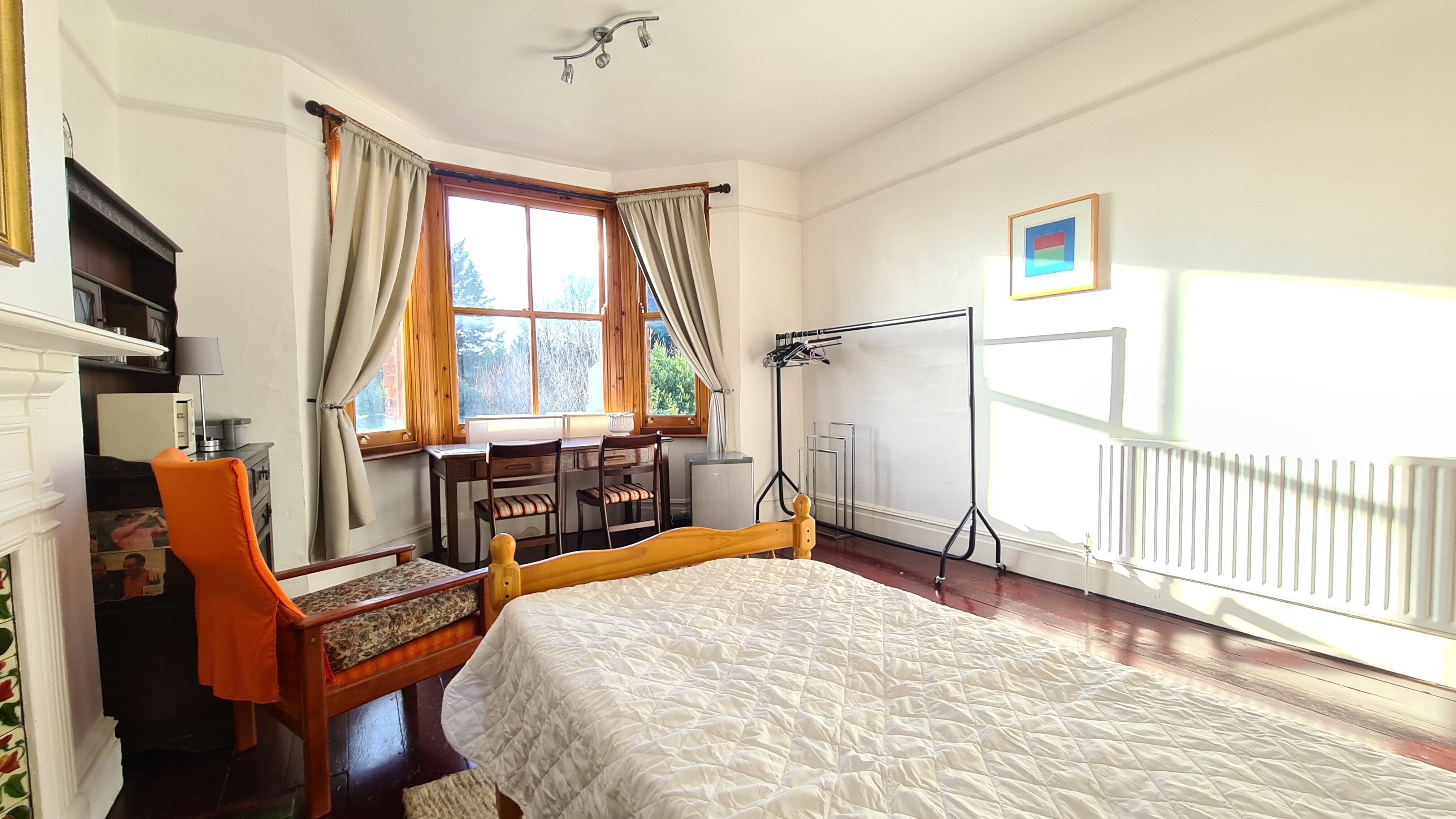 Room Penerley Road in Greater London