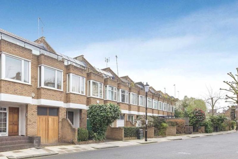 Flat Walmer Road in Greater London