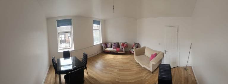 Flat Northbank Road in Greater London