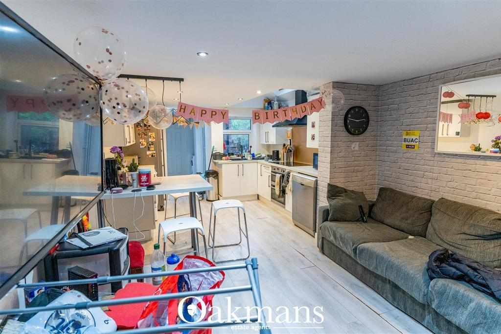 Flat Heeley Road in Birmingham