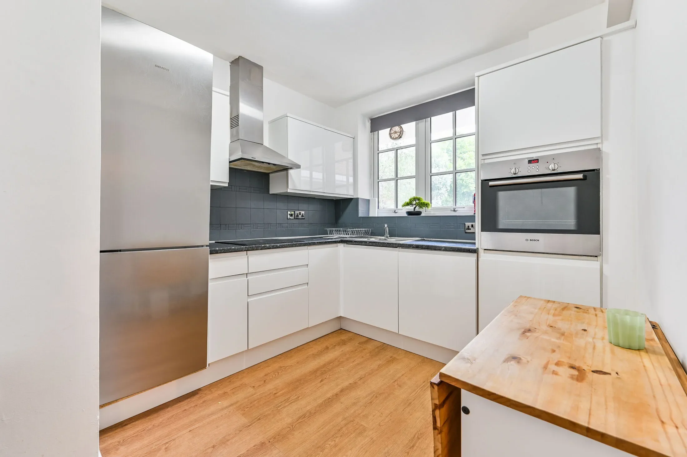 Flat Adelaide Road in Greater London