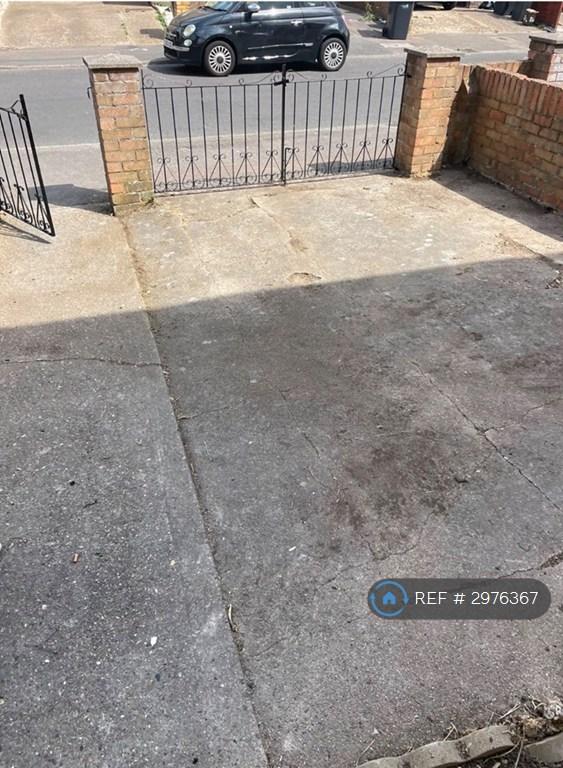 House Ramney Drive in Greater London