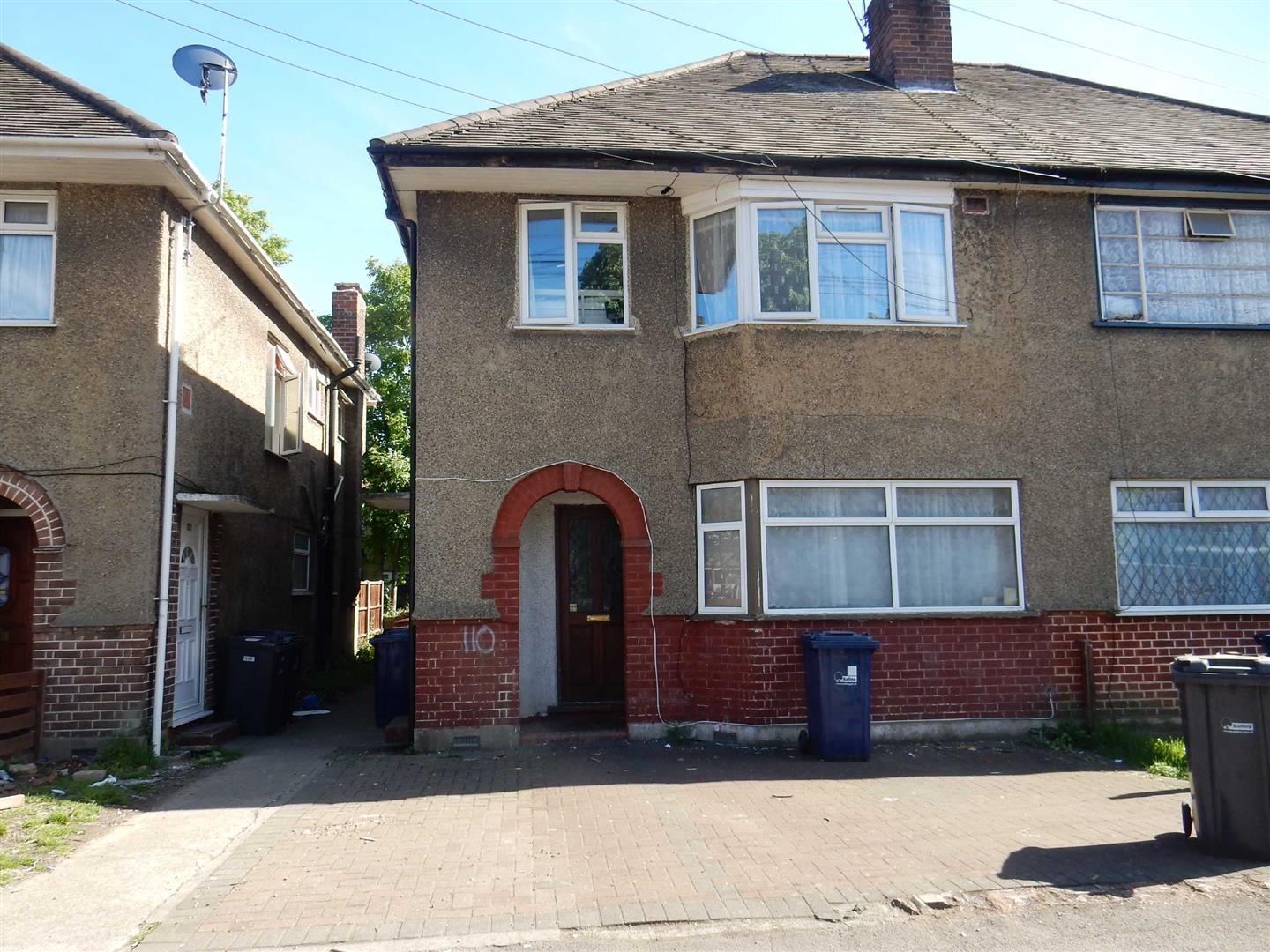 Flat Johnson Street in Greater London