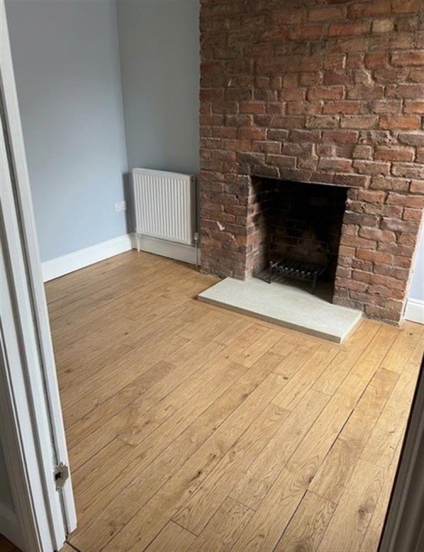 Flat Redcar Avenue in Manchester
