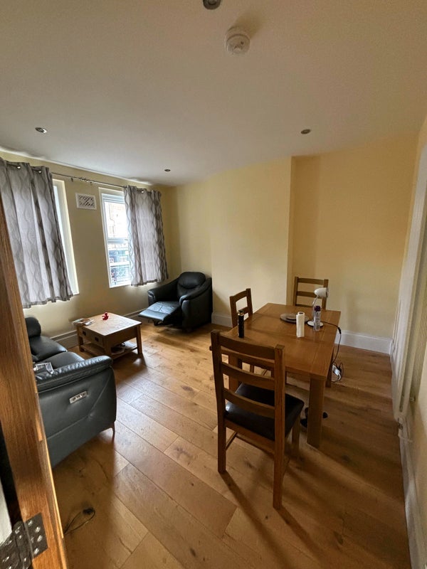 Room Holloway Road in Greater London