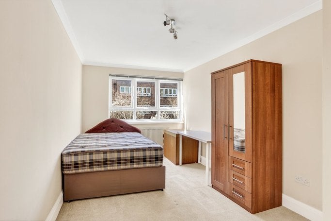 Flat Cheesemans Terrace in London