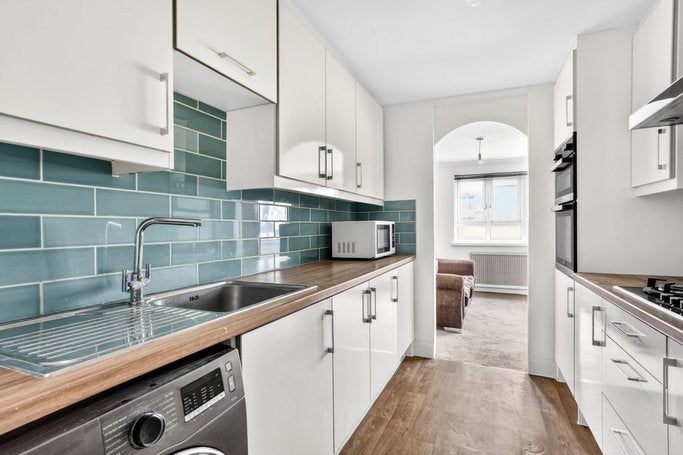 Flat Cheesemans Terrace in London