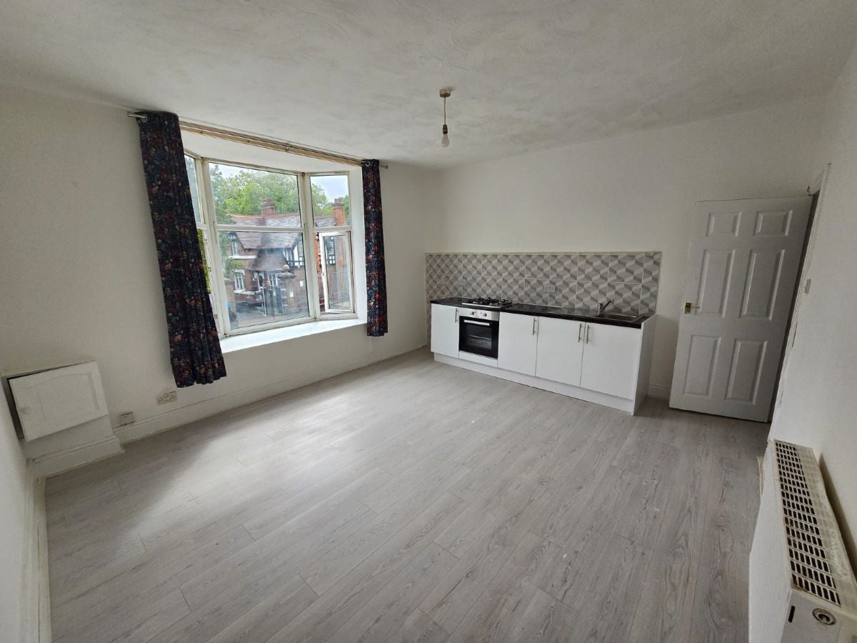 Flat High Street in Sandwell