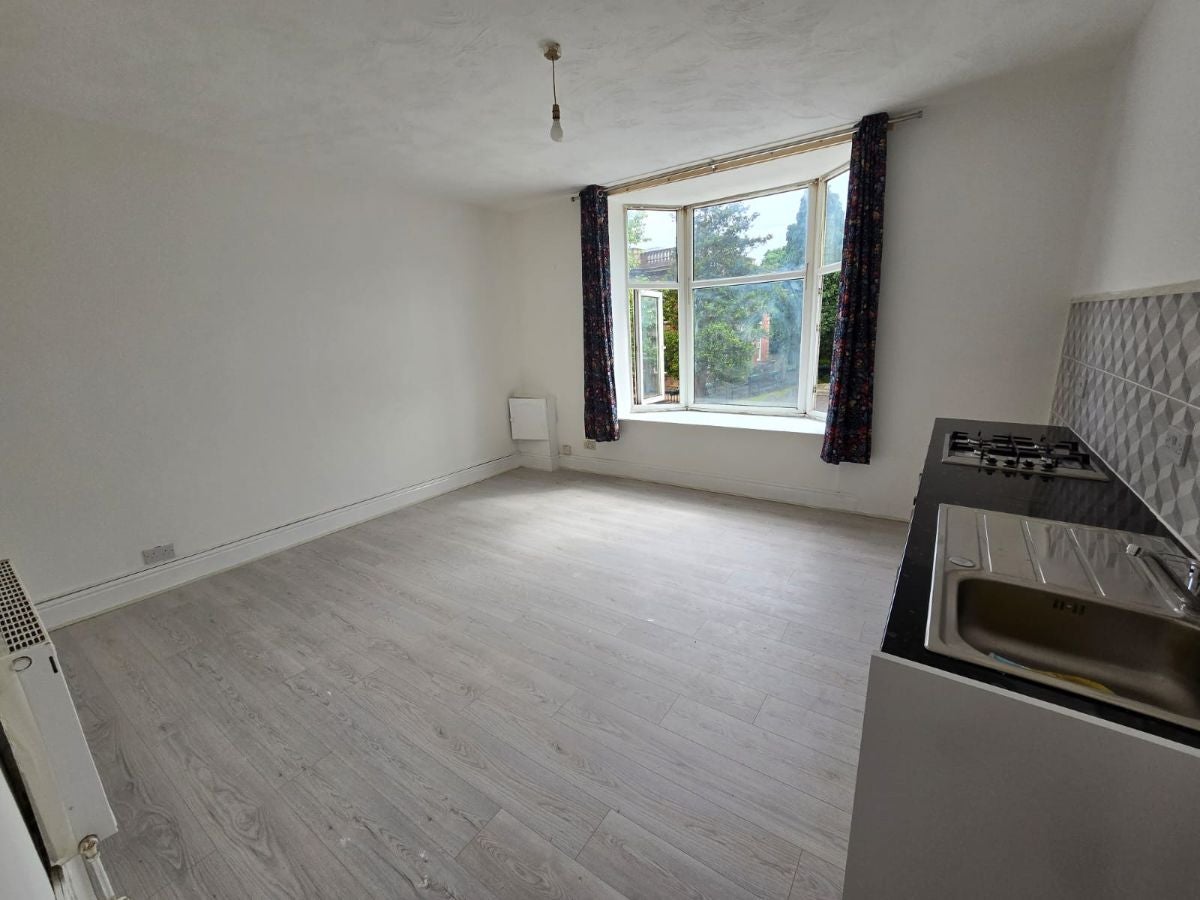 Flat High Street in Sandwell