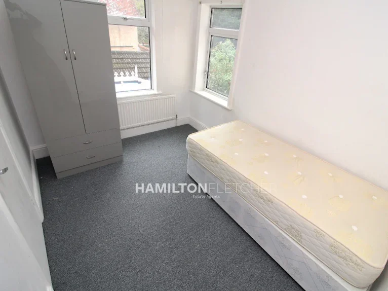 Room Northumberland Avenue in Reading