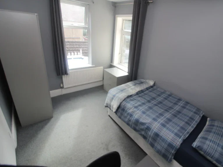 Room Northumberland Avenue in Reading