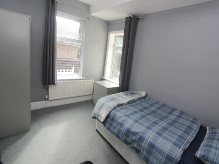 Room Northumberland Avenue in Reading