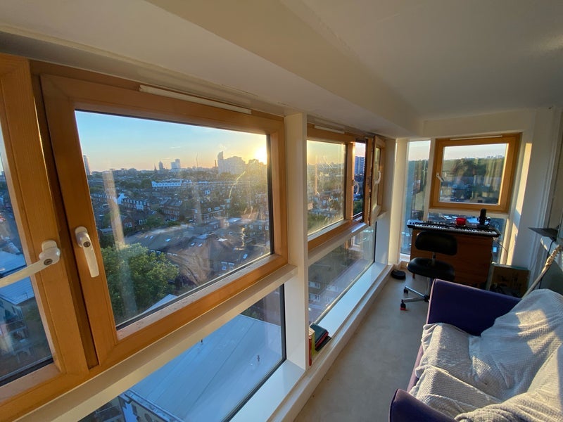 Room Kirtling Street in Greater London