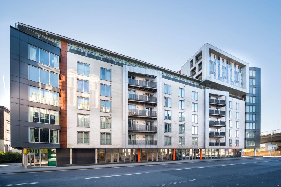Flat Queen's Bower Road in Nottingham