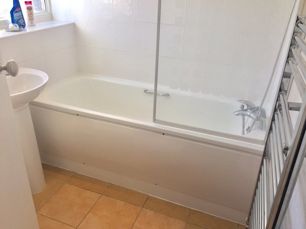 Flat Gerrards Close in London