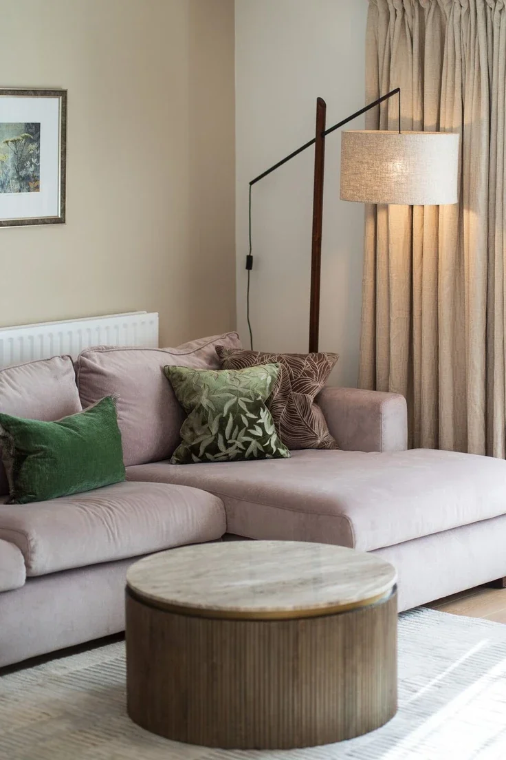 Flat Kensington High Street in Greater London