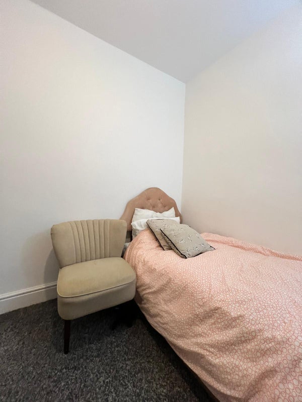 Room St Luke's Road in Sunderland