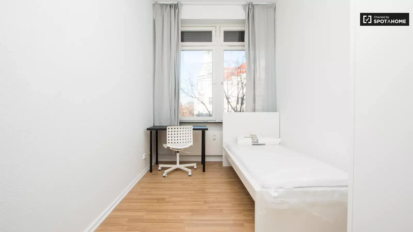 Zimmer Holzmindener Straße in Berlin