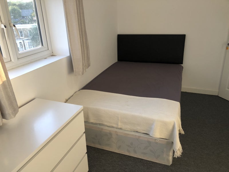 Room Chiltern Road in Greater London