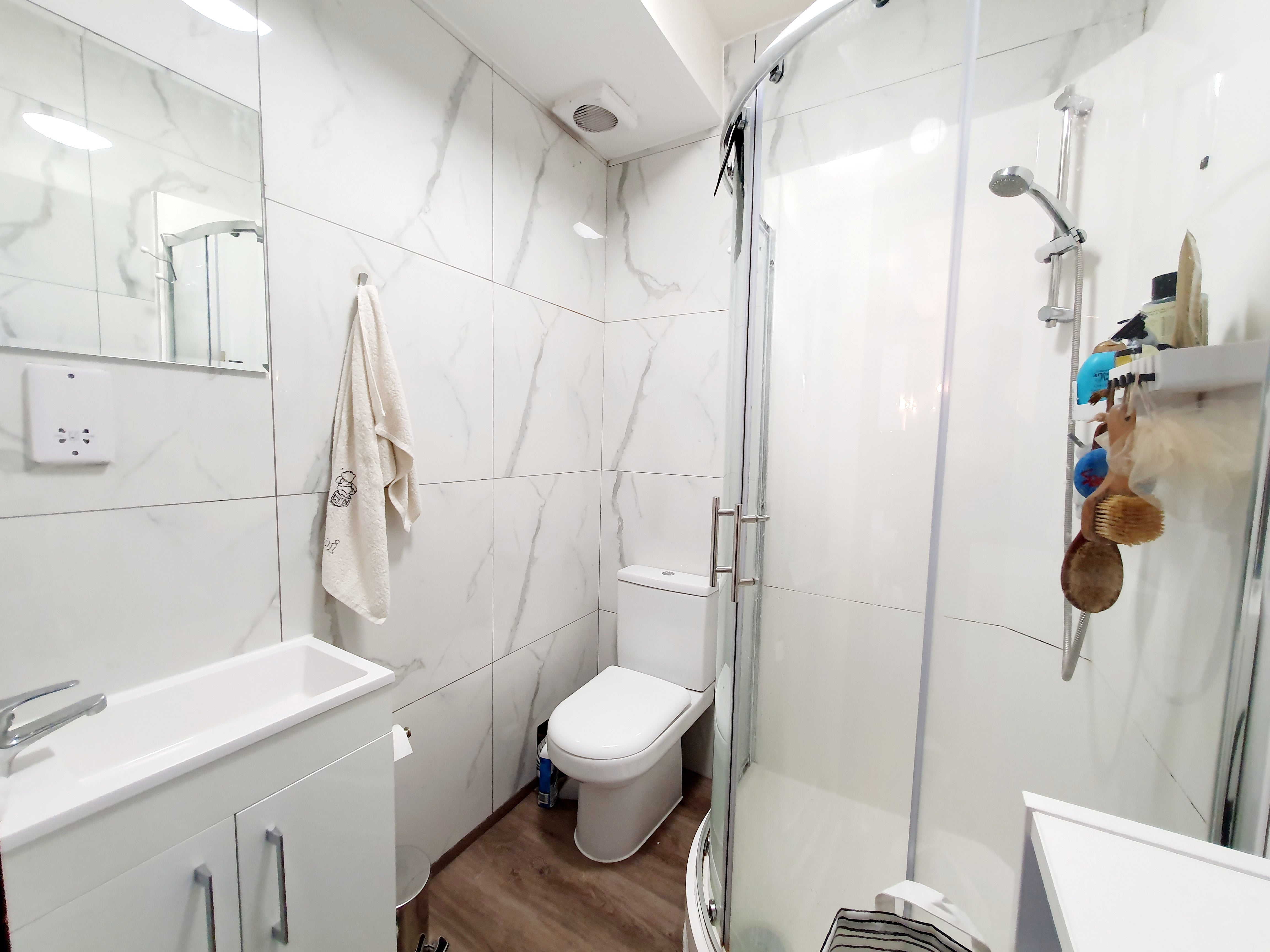 Flat Warspite Road in Greater London