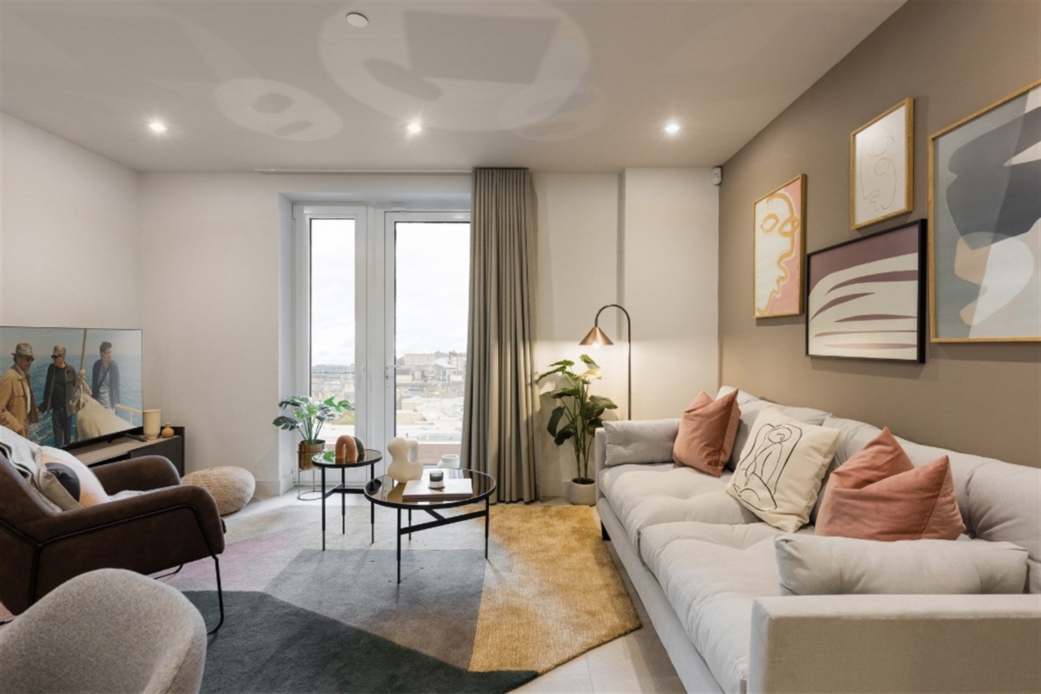 Flat McEwan Square in City of Edinburgh