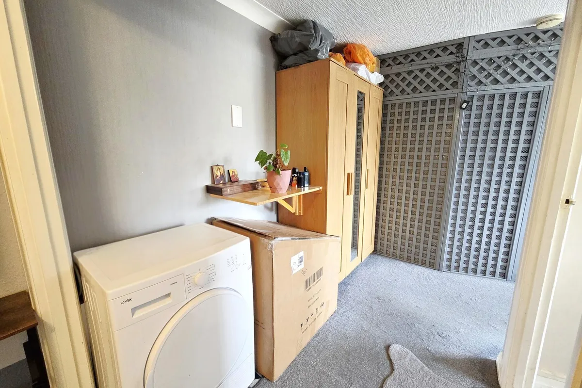 Flat Tiptree Drive in Greater London