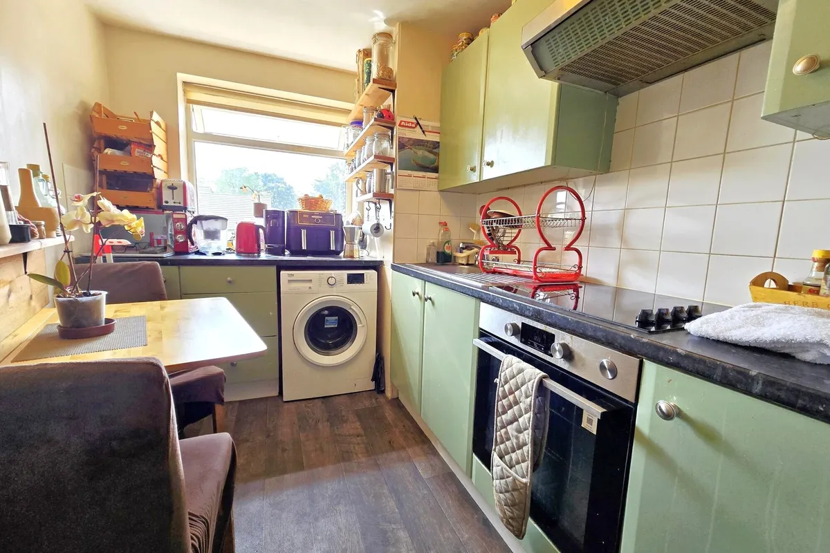 Flat Tiptree Drive in Greater London