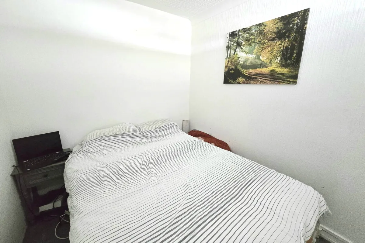 Flat Tiptree Drive in Greater London