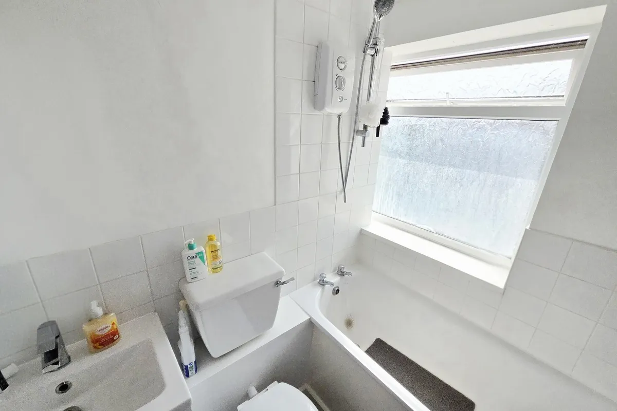 Flat Tiptree Drive in Greater London