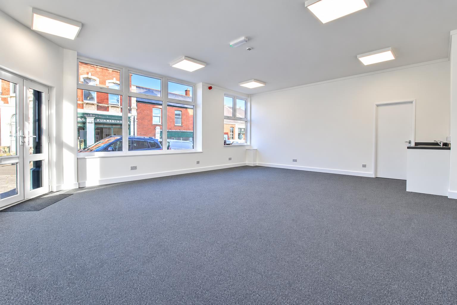 Flat York Place in Barry