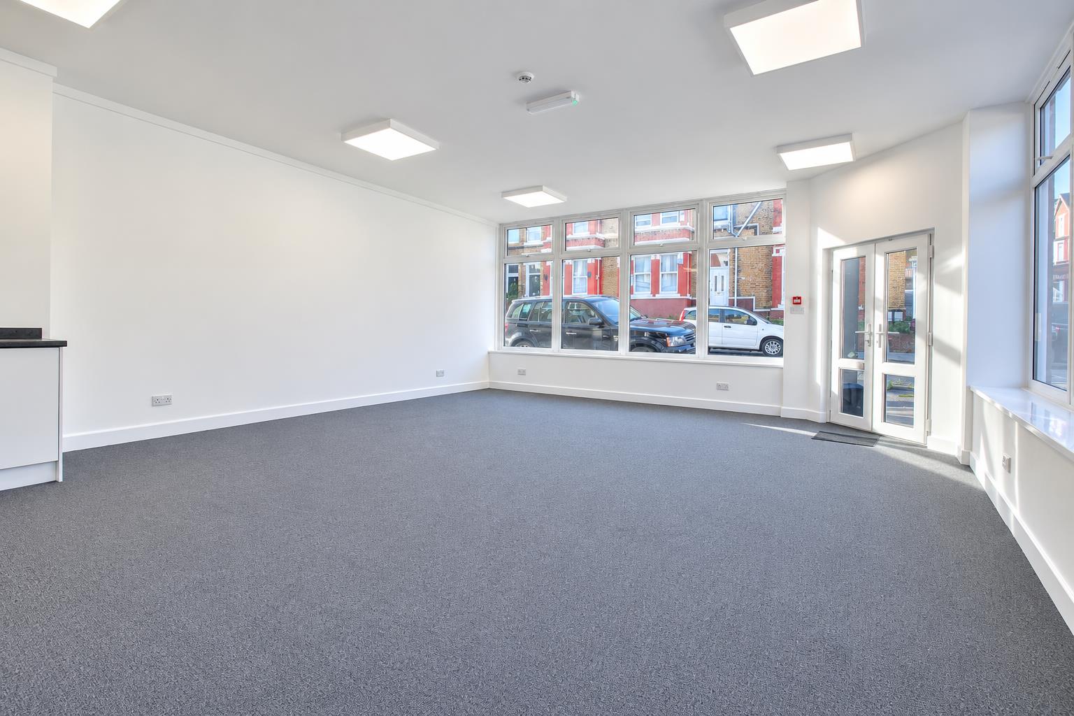 Flat York Place in Barry