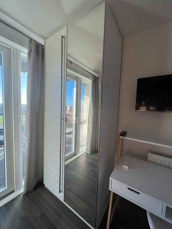 Room Adenmore Road in Greater London