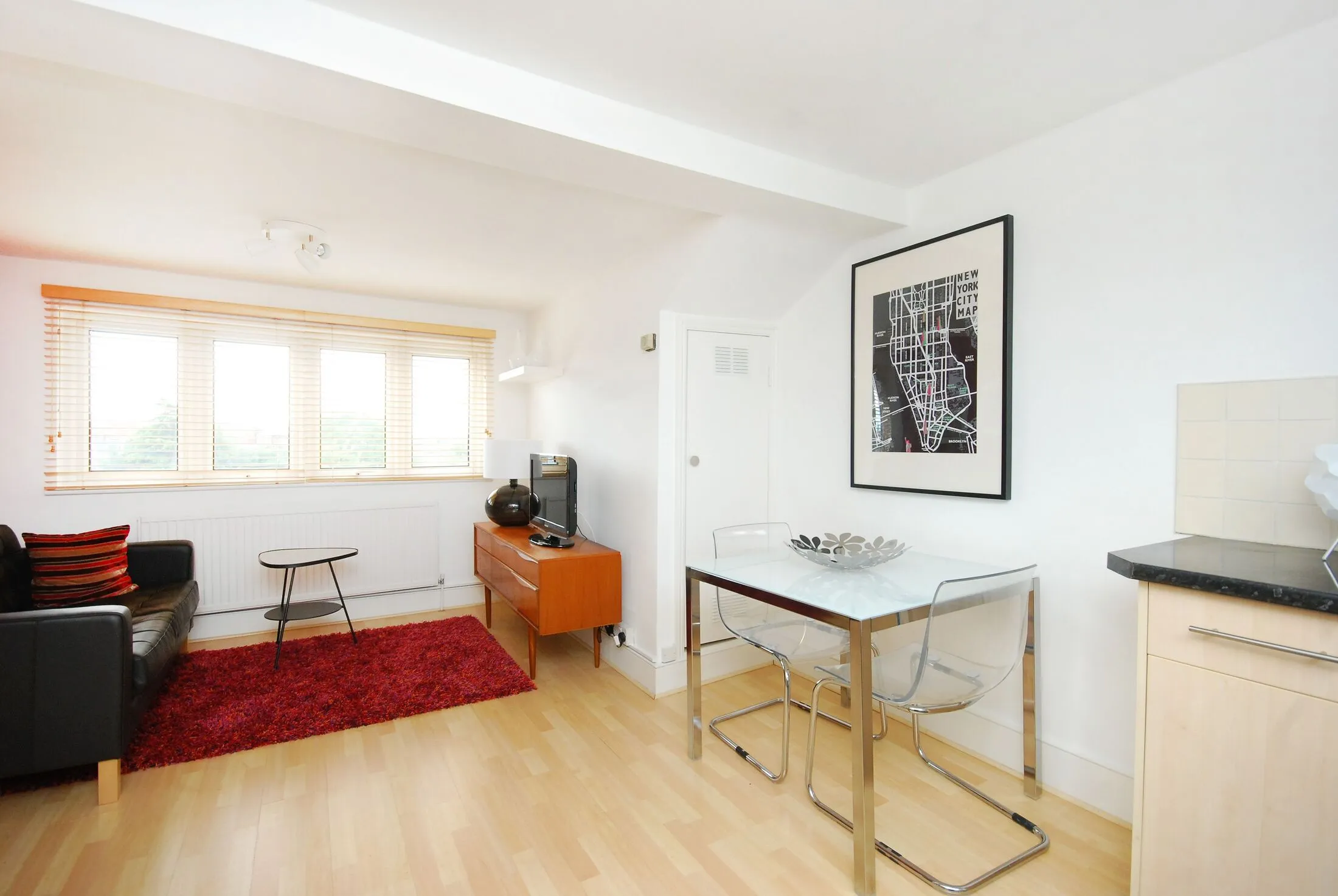 Flat Cambridge Gardens in Greater London