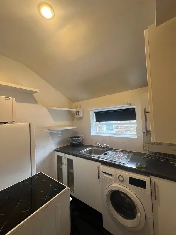 Flat Whittington Road in Greater London