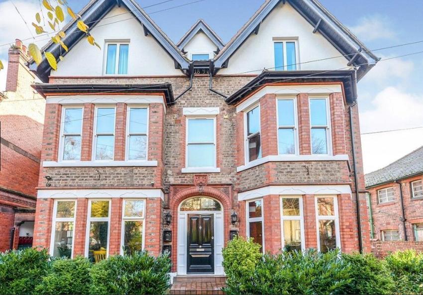 Flat Normanton Avenue in Liverpool
