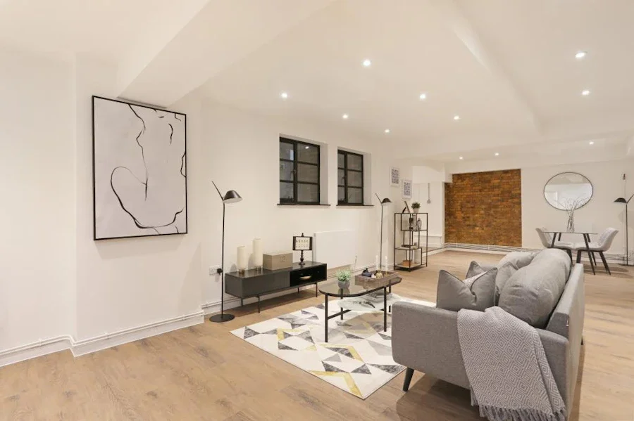 Flat Tyssen Street in London