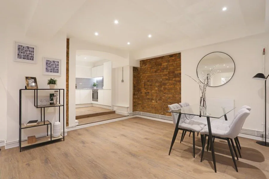 Flat Tyssen Street in London
