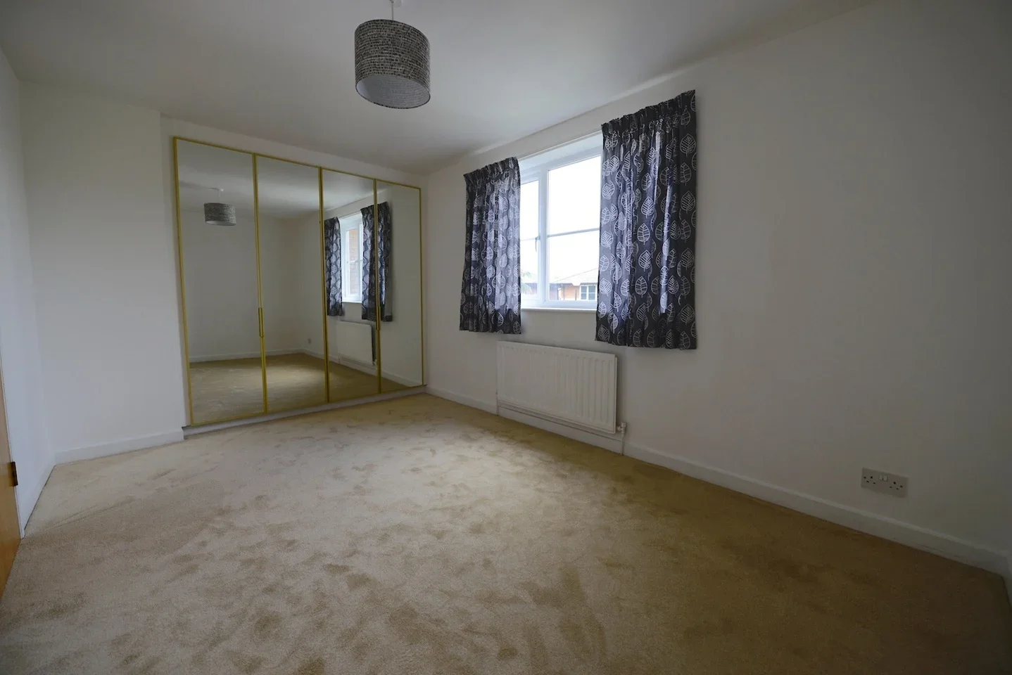 Flat Kingsworthy Close in Greater London