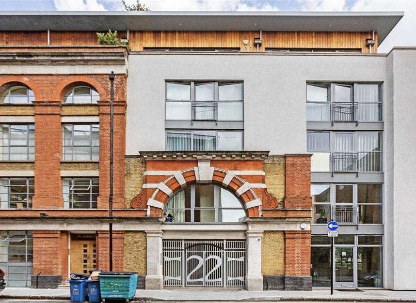 Flat Leathermarket Street in Greater London