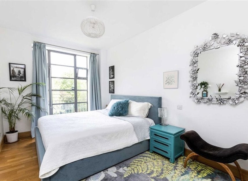 Flat Leathermarket Street in Greater London