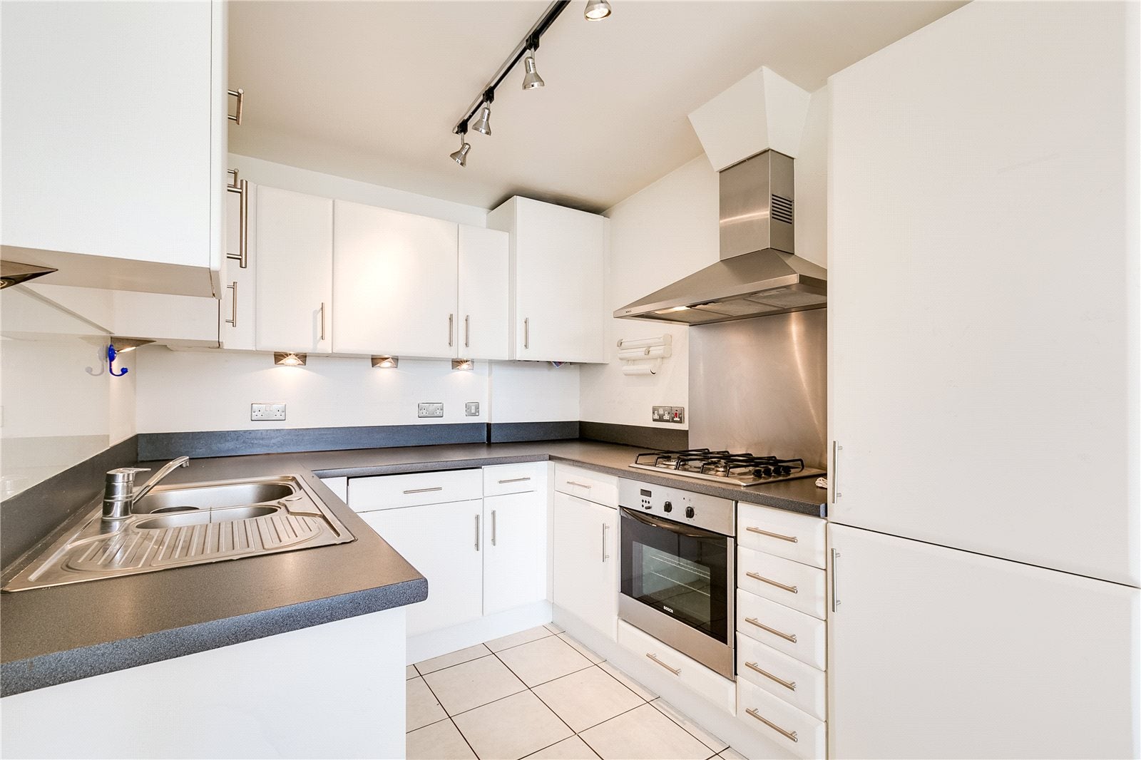 Flat Hunt Close in Greater London