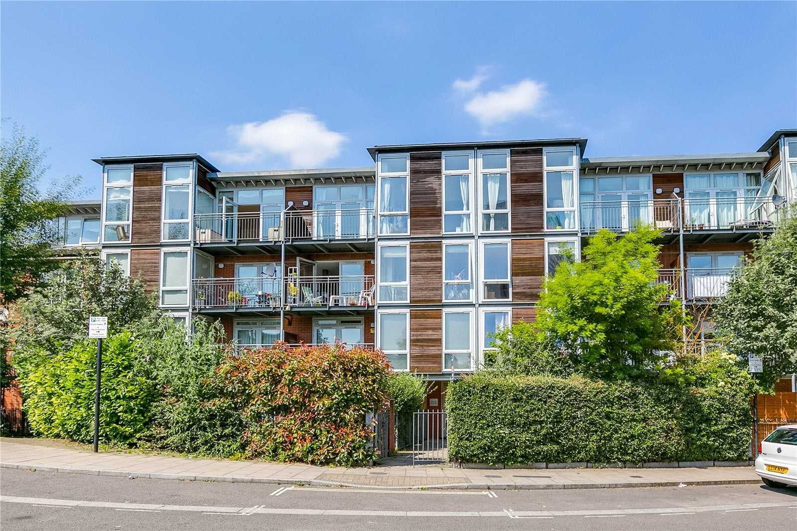 Flat Hunt Close in Greater London