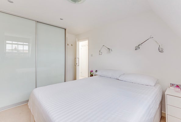 Flat Albert Street in Greater London