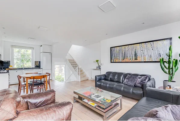 Flat Albert Street in Greater London